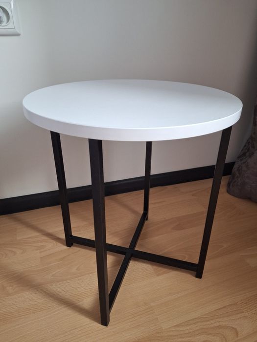 Столики приліжковв