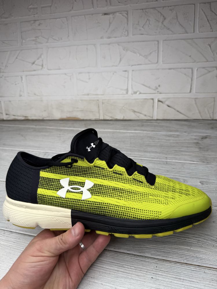 Мужские яркие кроссовки under armour speedform velociti