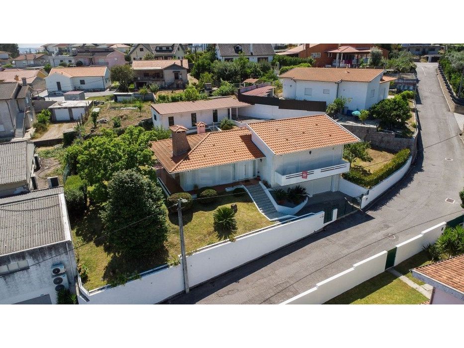 Moradia T4 em Oliveira São Mateus