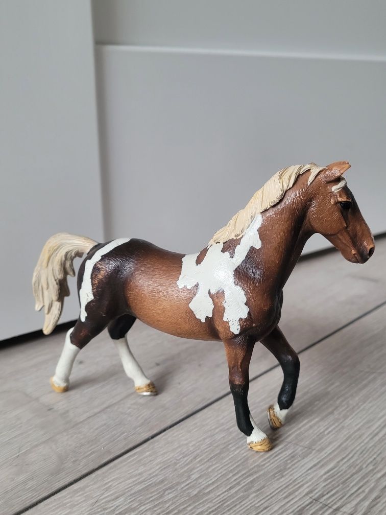 Figurka konia schleich