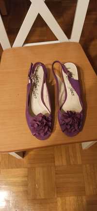 Buty damskie na obcasie w kolorze fioletowym