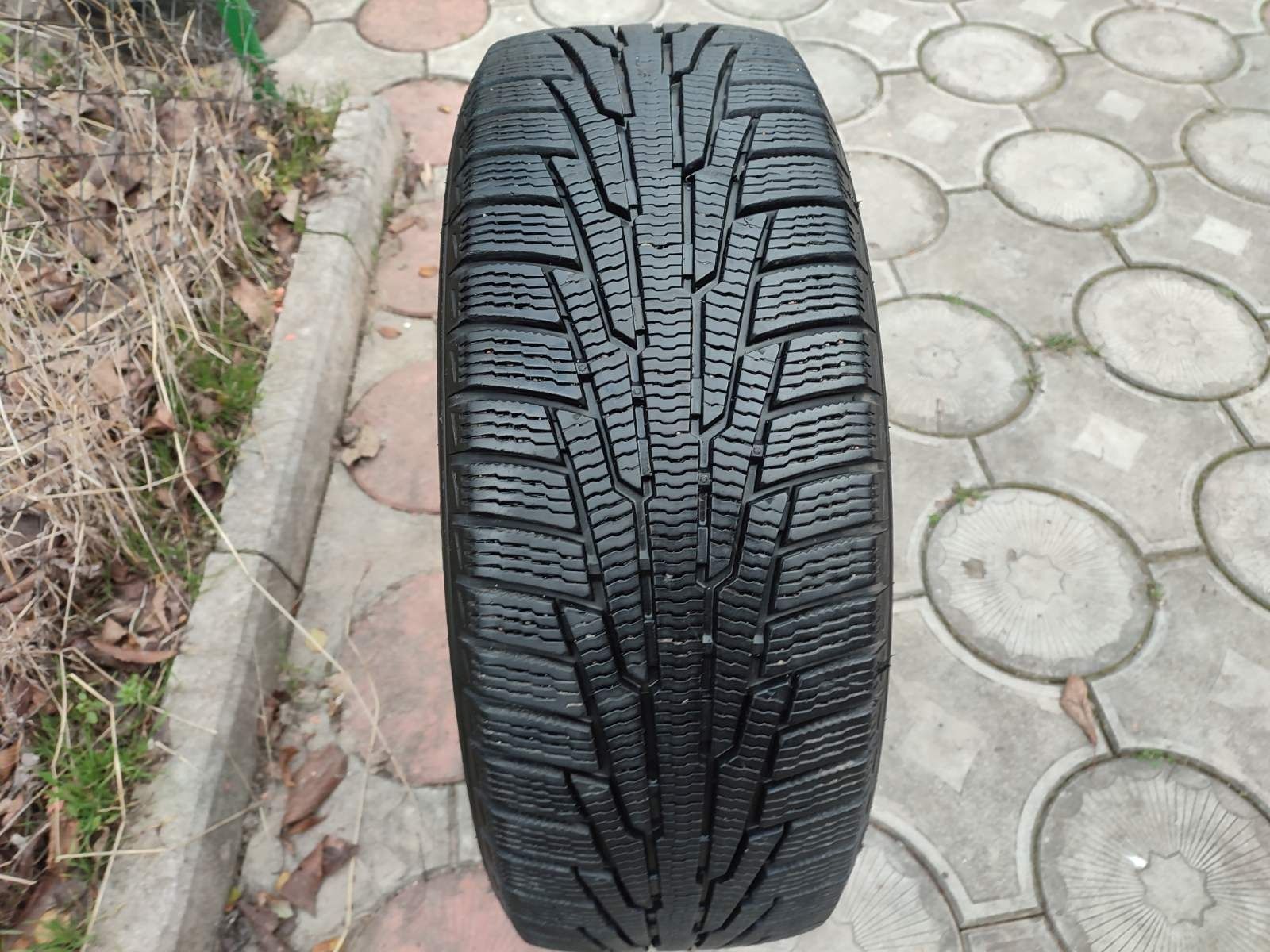 Резина Nokian Tyres 255/15/R17