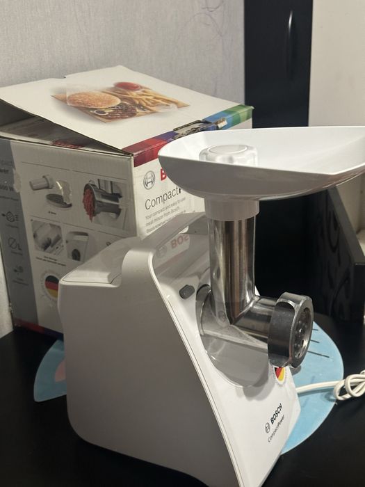 Электромясорубка  BOSH Compact Power майже нова!
