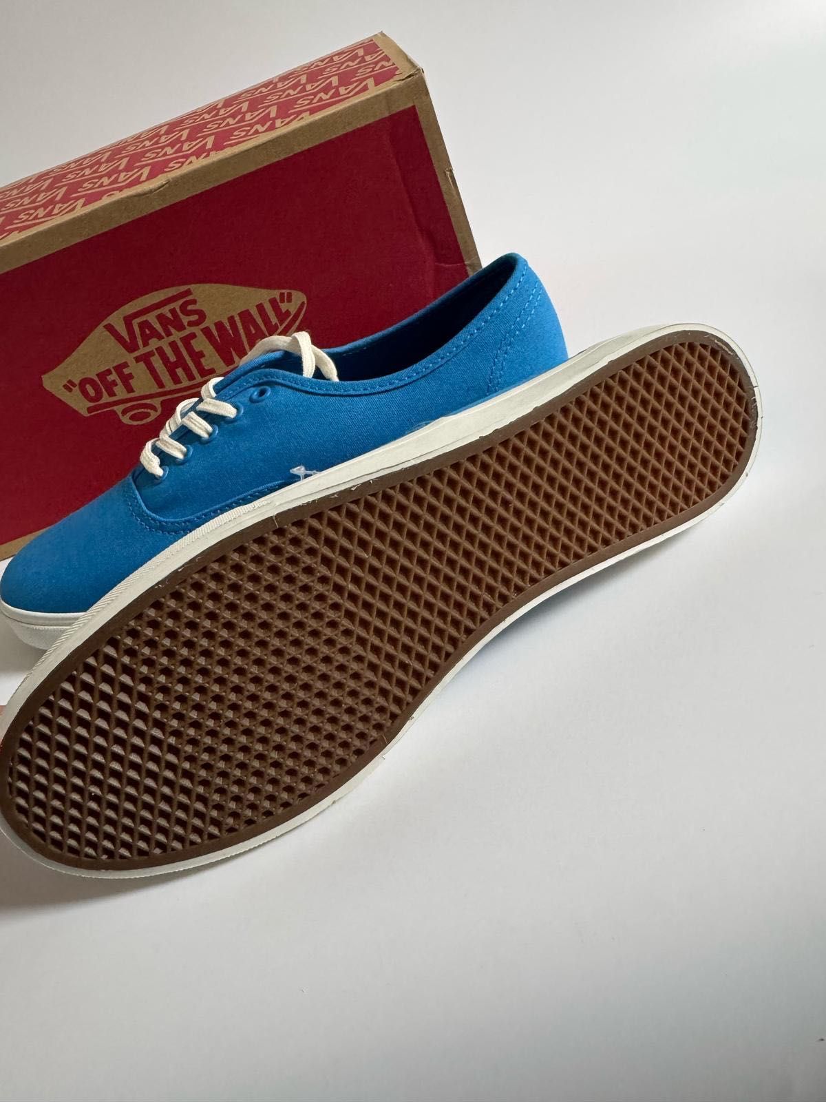 Nowe sneakersy unisex VANS Authentic Lo Pro niebieskie 40