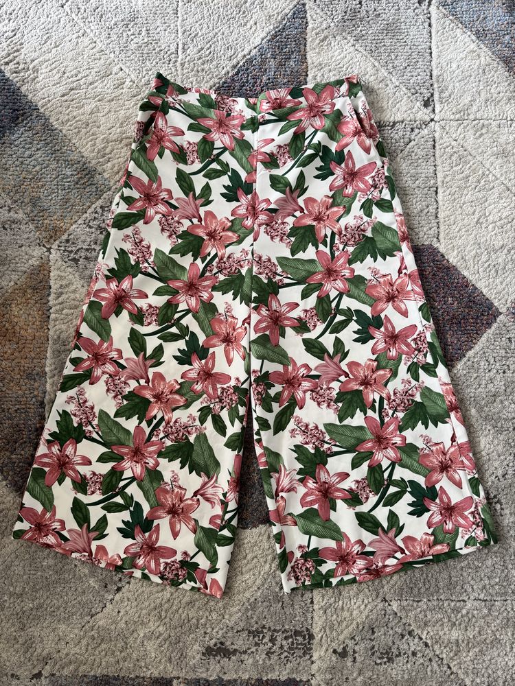 Kuloty kwiatowy print wysoki stan