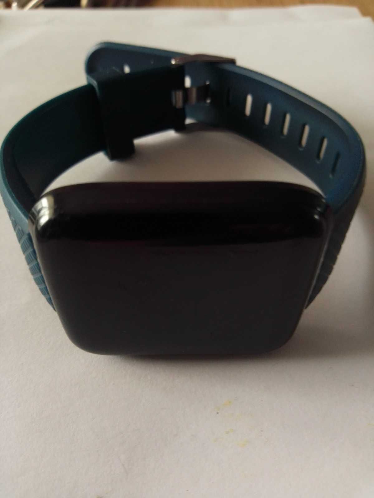 Zegarek z funkcjami ładowany z paska dotykowy ekran w części dolnej