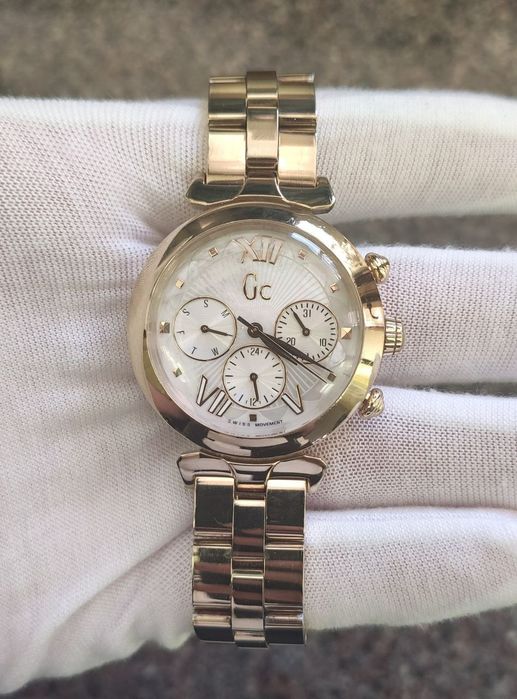 Женские швейцарские часы Gc