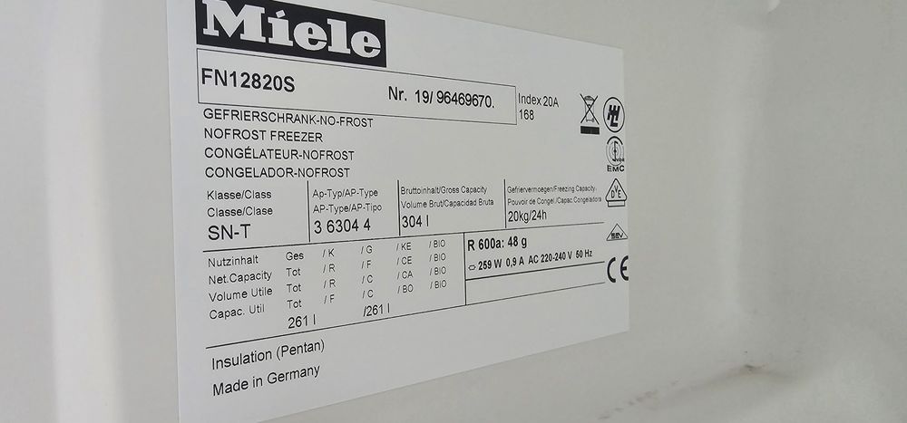 Морозильна камера Miele