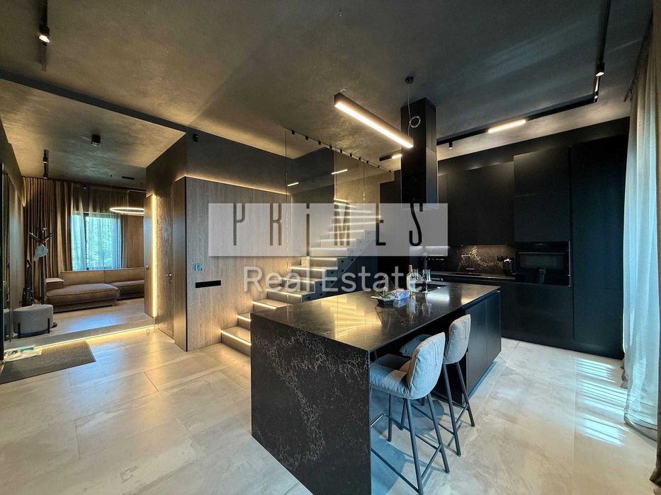 Продаж 2-поверхової квартири з терасою, вул. Л. Толстого 25, центр