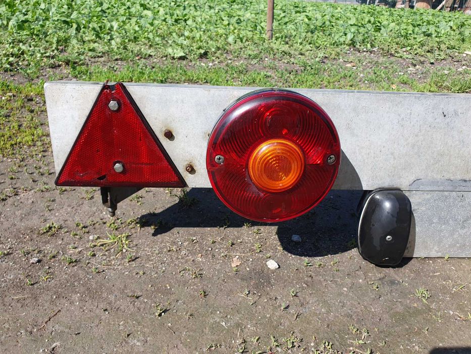 DOBRY STAN Listwa świetlna do przyczepki/oświetlenie tylne/belka/panel