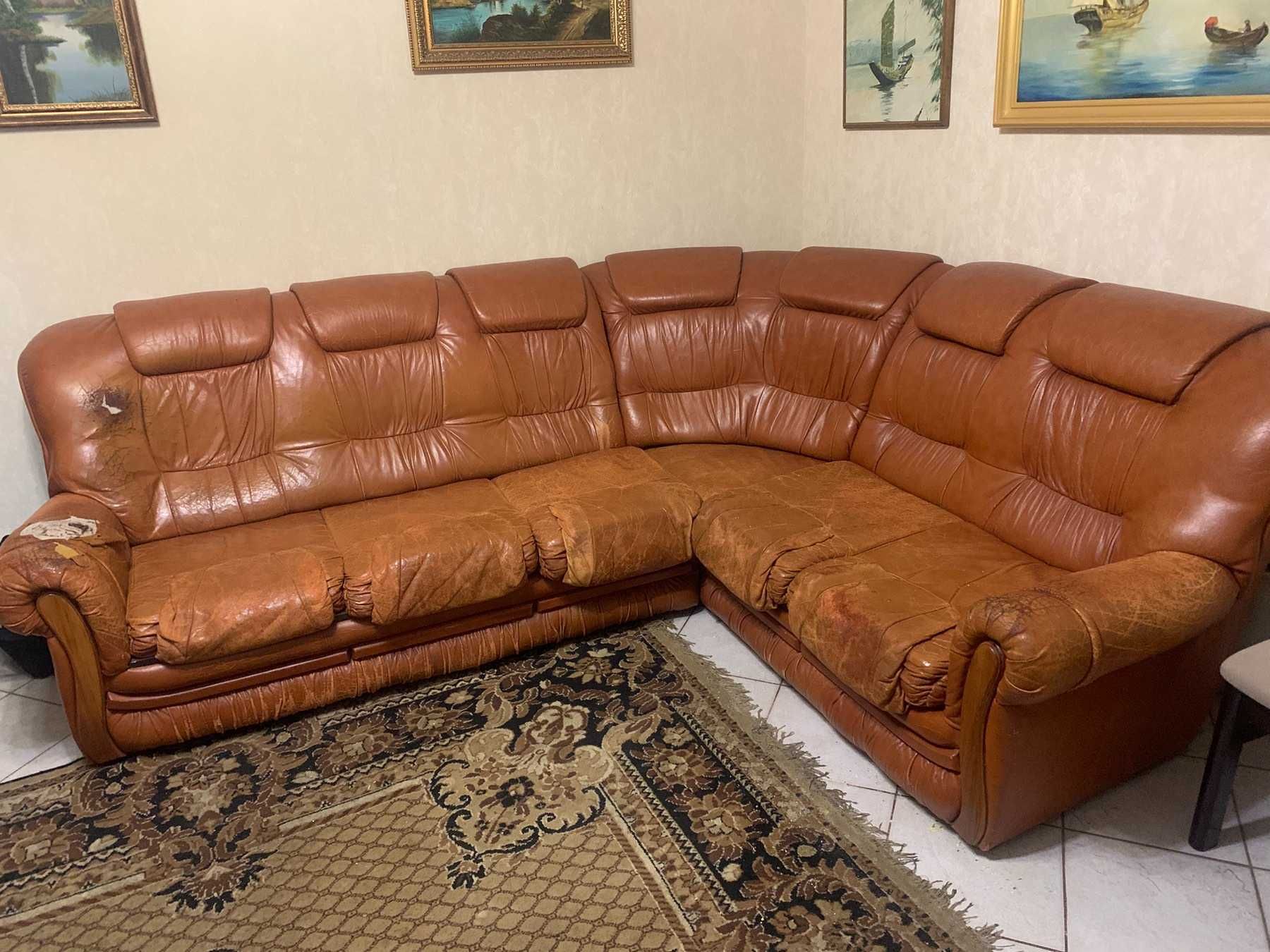 Шкіряний великий кутовий диван розкладний вживаний