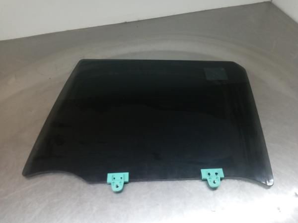 Vidro porta trás esquerdo NISSAN Juke (F15)