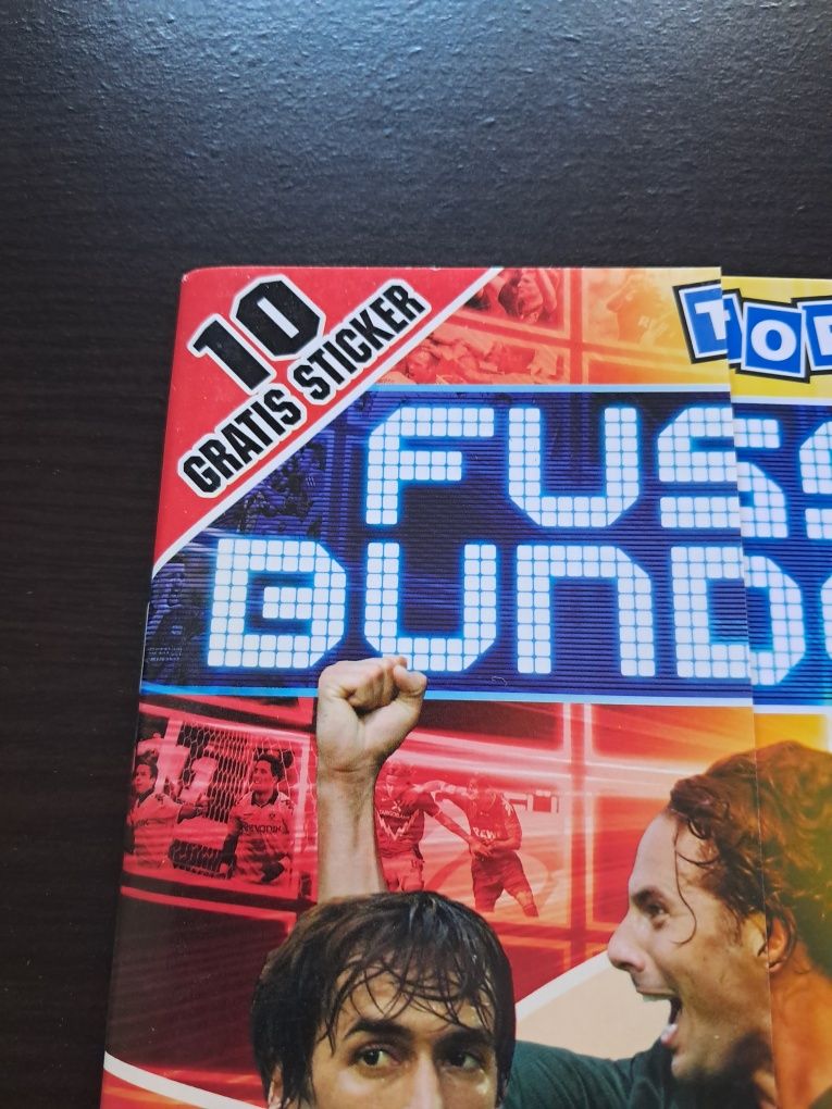 Caderneta vazia com cromos promocionais Bundesliga 2010 da Topps