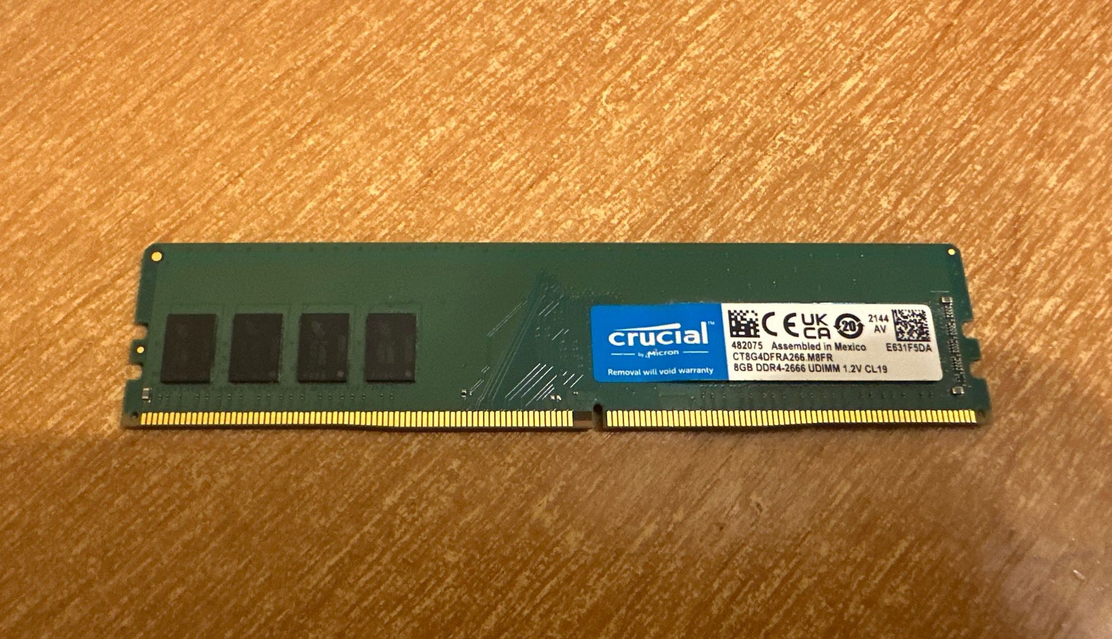 Продам оперативну памʼять CRUCIAL CT8G4DFRA266.M8FR