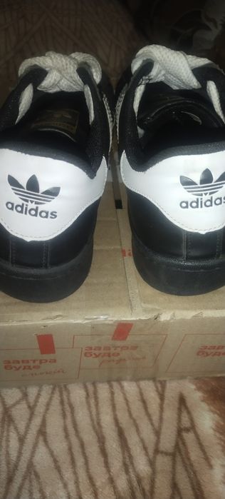 Продам Adidas Superstar 43-44