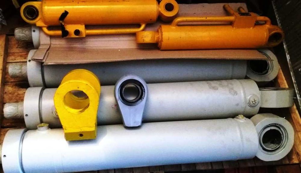 Siłownik skrętu ładowarka Fadroma Ł201  cylinder