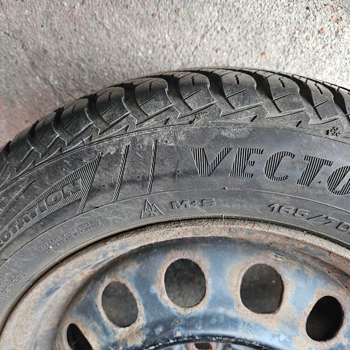 Koła wielosezonowe Yaris Corolla 4x100 165/70R14 81T GoodYear VECTOR4