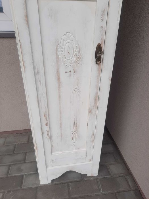 Stary międzywojenny słupek szafka shabby biały przecierany witraż D071