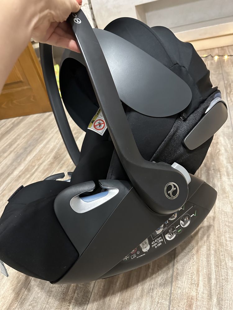 Автокрісло Cybex Cloud Z i-Size Deep Black