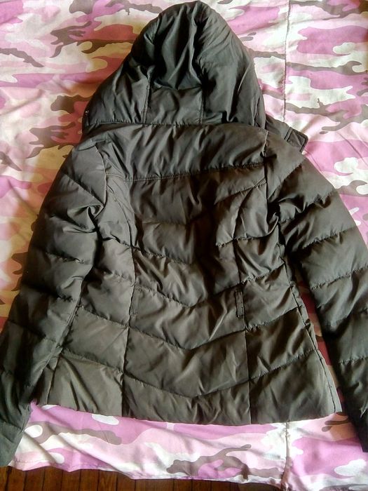 Продаю жіночу осінню куртку.