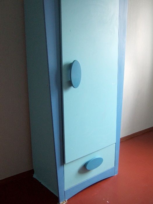 Десткий шкаф Маммут Ikea Mammut, голубой цвет, белый внутри