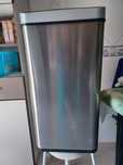 Balde inox com sensor de abertura *Abre/fecha com aproximação da mão/