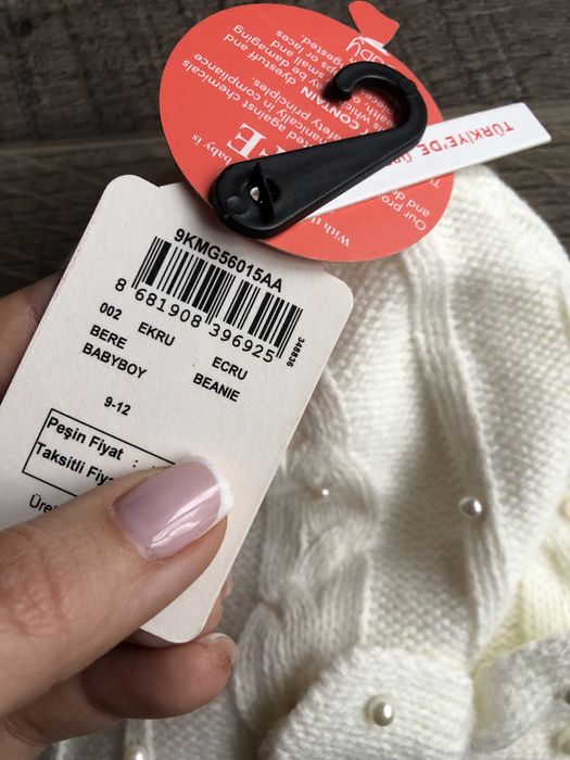 Шапка весняна дівоча