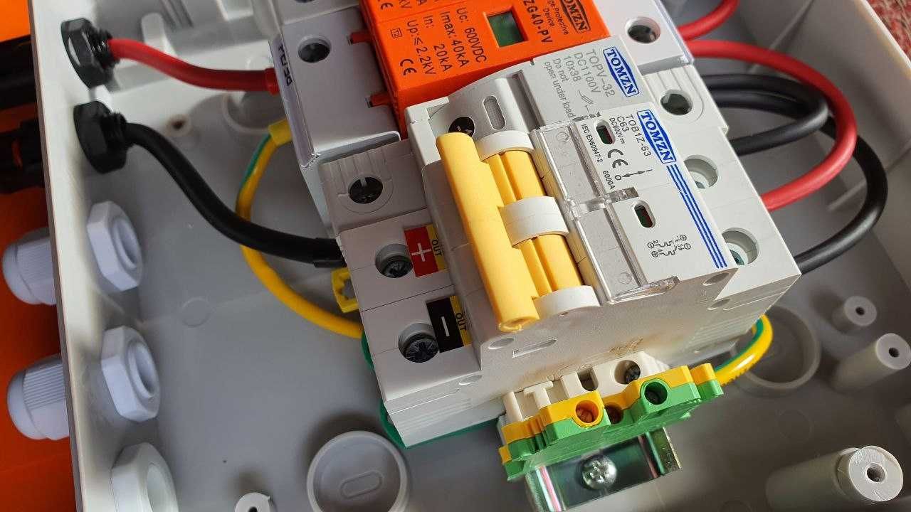 Бокс для солнечных панелей защитой от Молнии, защита солнечных панелей