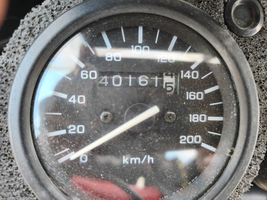 Africa Twin 750 de 95 com 40 Mil KM.