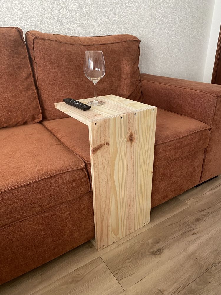 Mesa de apoio ao sofá