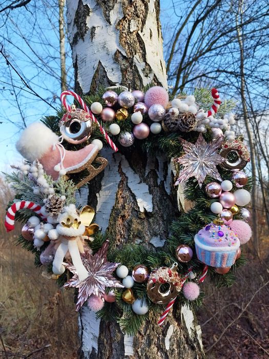 Różowy Wianek Świąteczny