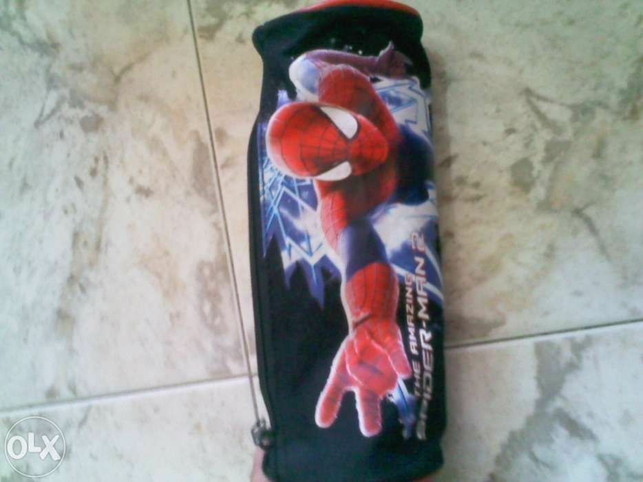 Calções de treino e Estojo homem aranha