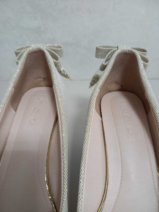 Жіночі лодочки пудрового кольору