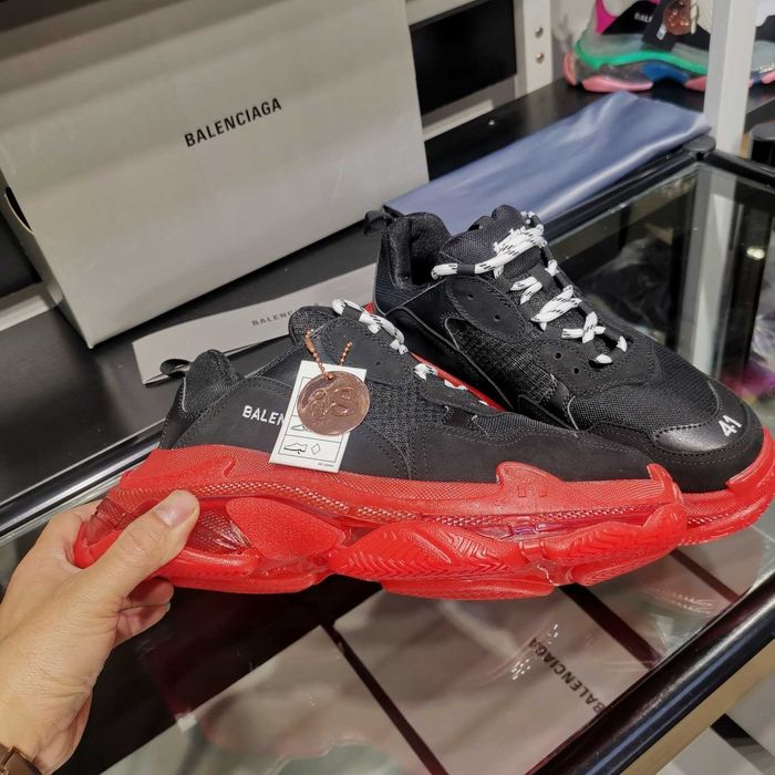 Balenciaga Buty z czerwoną podeszwą