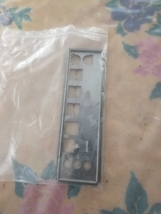 Продам комплект на 2011v3 сокеті: материнка+проц+пам'ять+охолодження