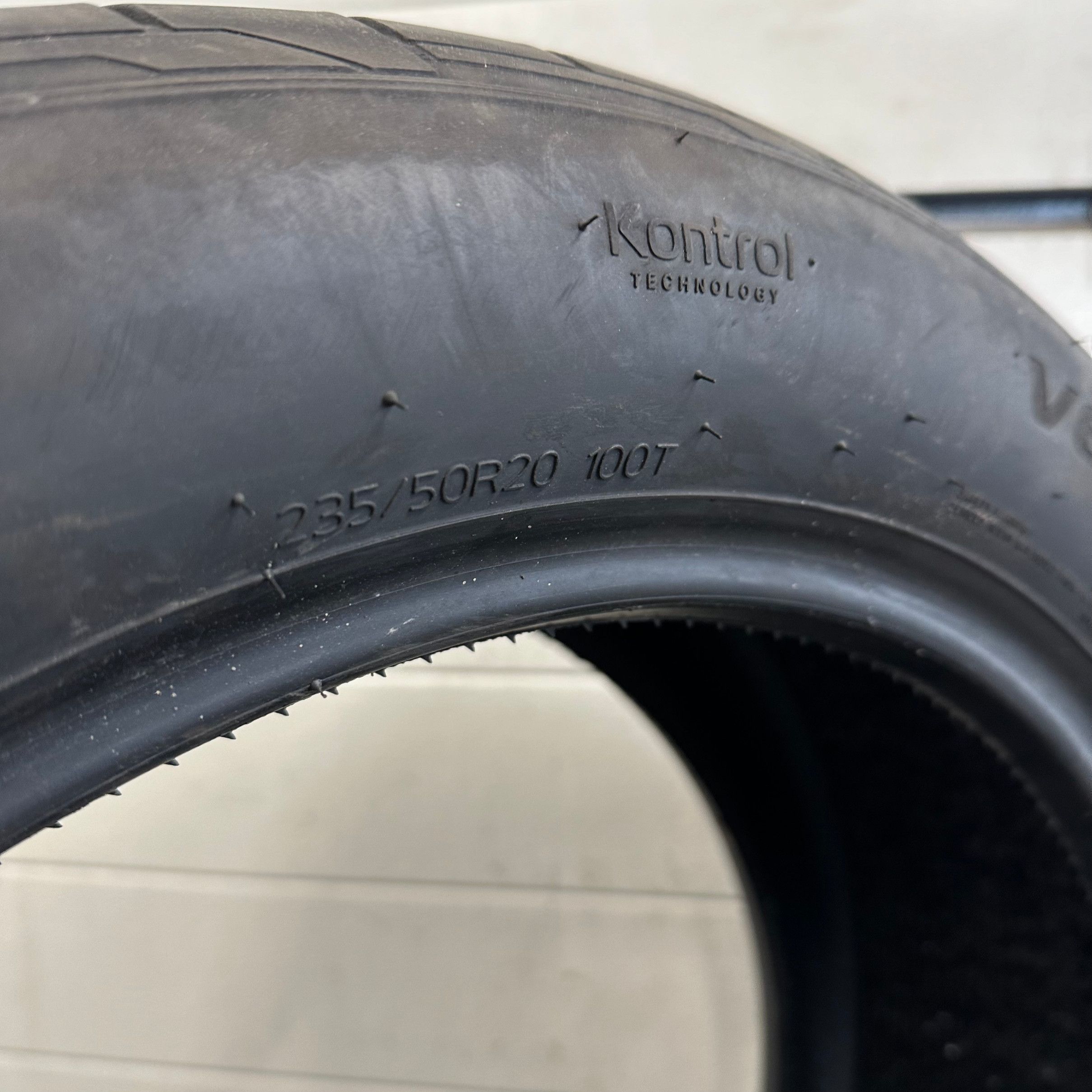Opona Hankook Ventus S1 evo3 - 235/50/20