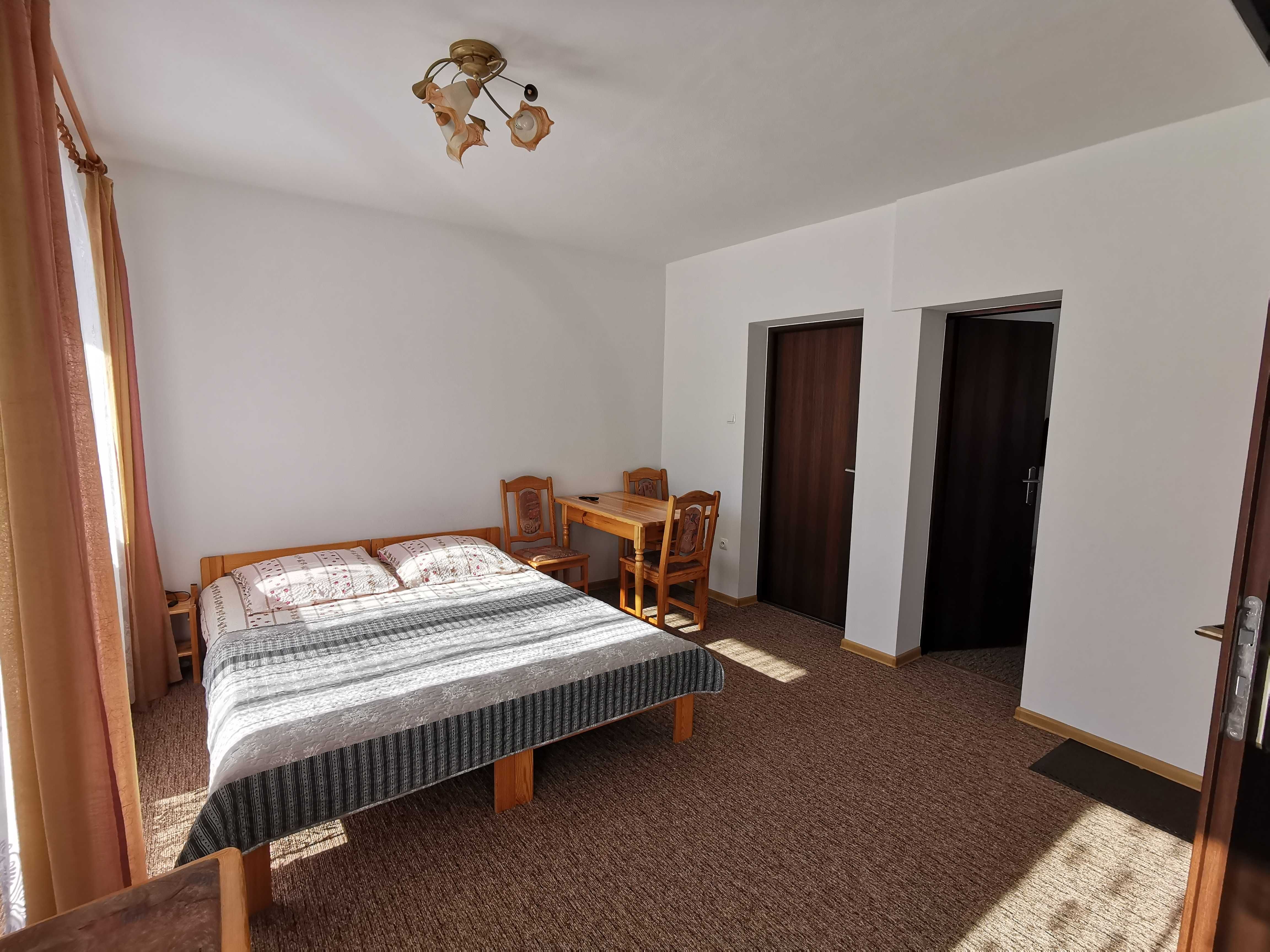 Zakopane - pokoje 3-os. i 4-os. z widokiem na Tatry - zapraszamy.