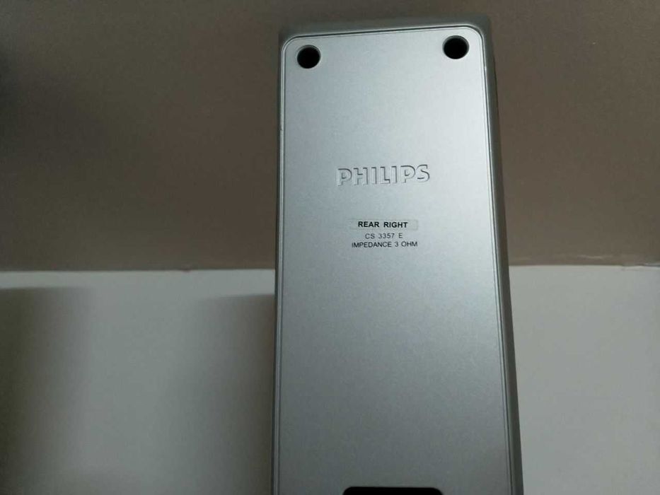 Par de colunas Philips CS3357E para sistema Home Theatre