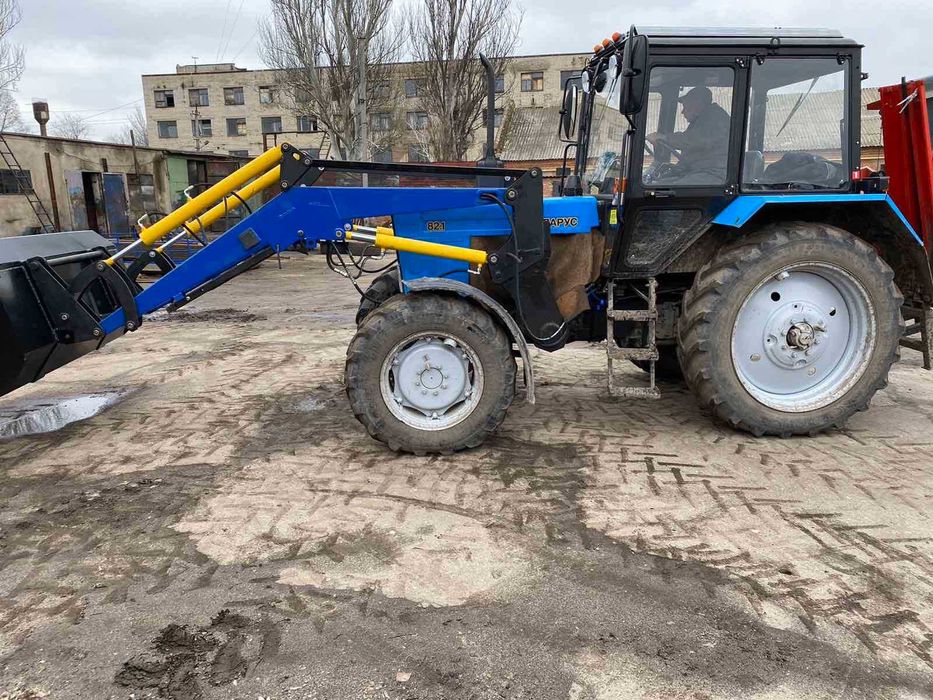 Навантажувач фронтальний для тракторів