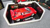Model bburago Lamborghini countach 1:18 kolor czerwony stan kolekcjone