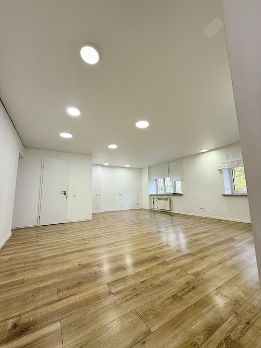 Оренда офісу з власним туалетом біля метро Ярослава мудрого