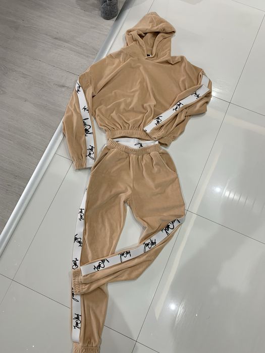 Dres janna muzyk beżowy, bluza, spodnie drssowe, komplet joanna muzyk