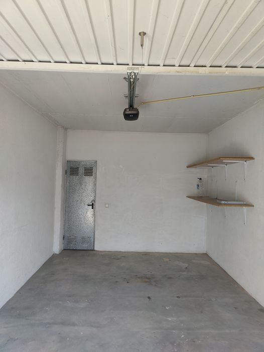 Aluga-se Garagem