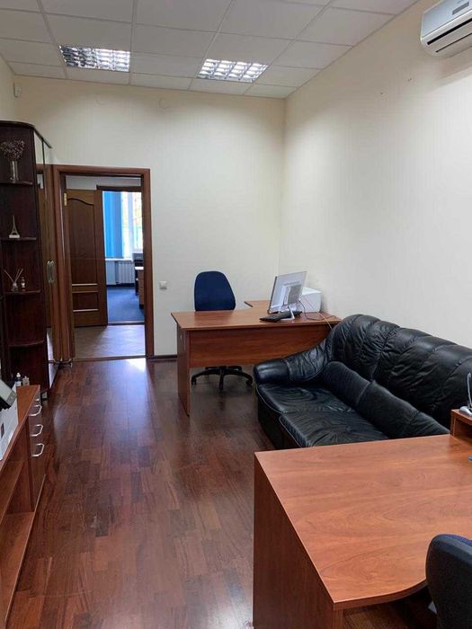 Офіс 80 кв.м, вулиця Бойчука 1-А, метро Звіринецька (Дружби Народів)