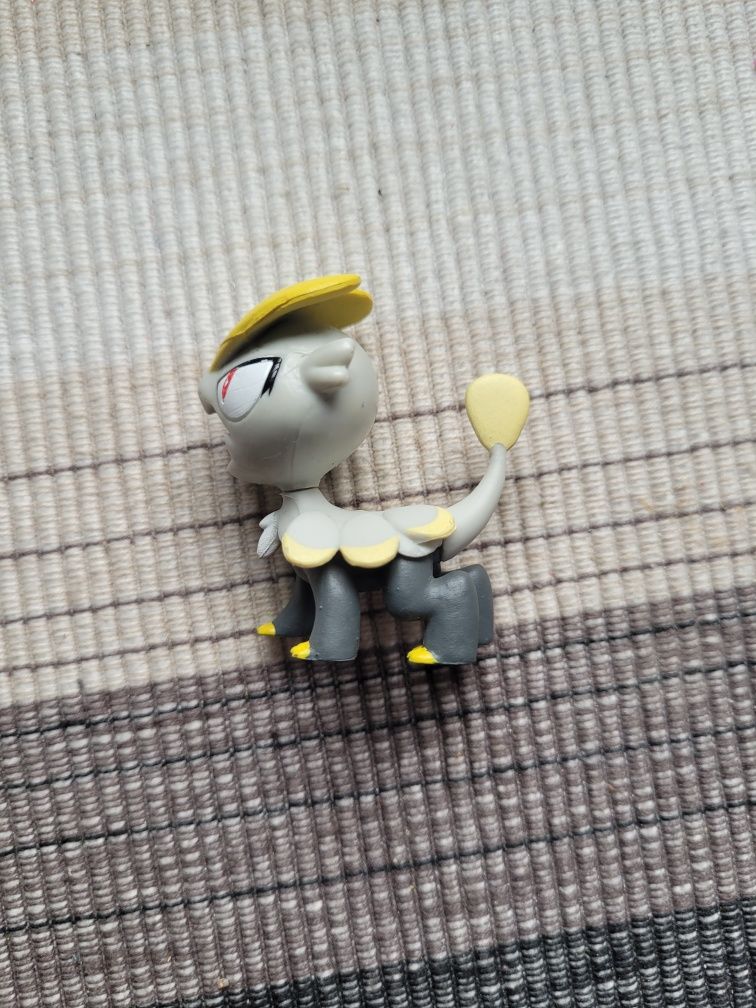 Figurka pokemon jangmo-o