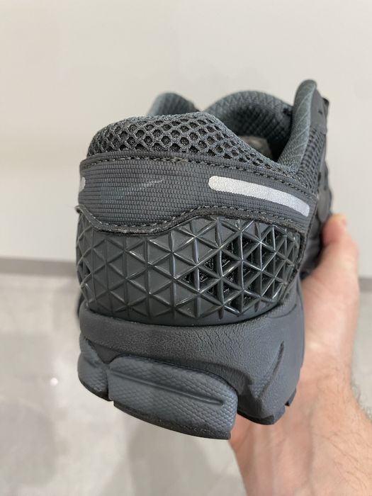 Nike VOMERO 5. Розмір 44.5- 28.5-29см