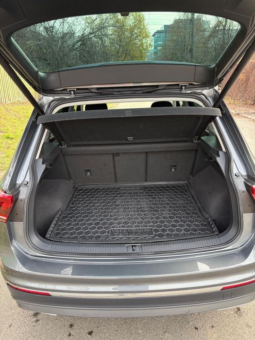 Продаж Volksvagen Tiguan 2.0 TSI AT ( 220 к.с.)  4Motion Торг
