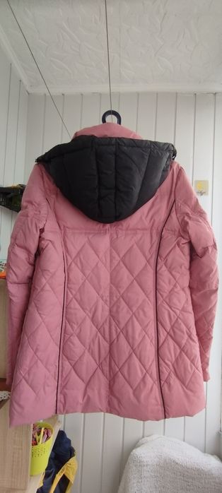 Жіночий пуховик 48 р бежевий колір,все добре.,стан ідеальний .