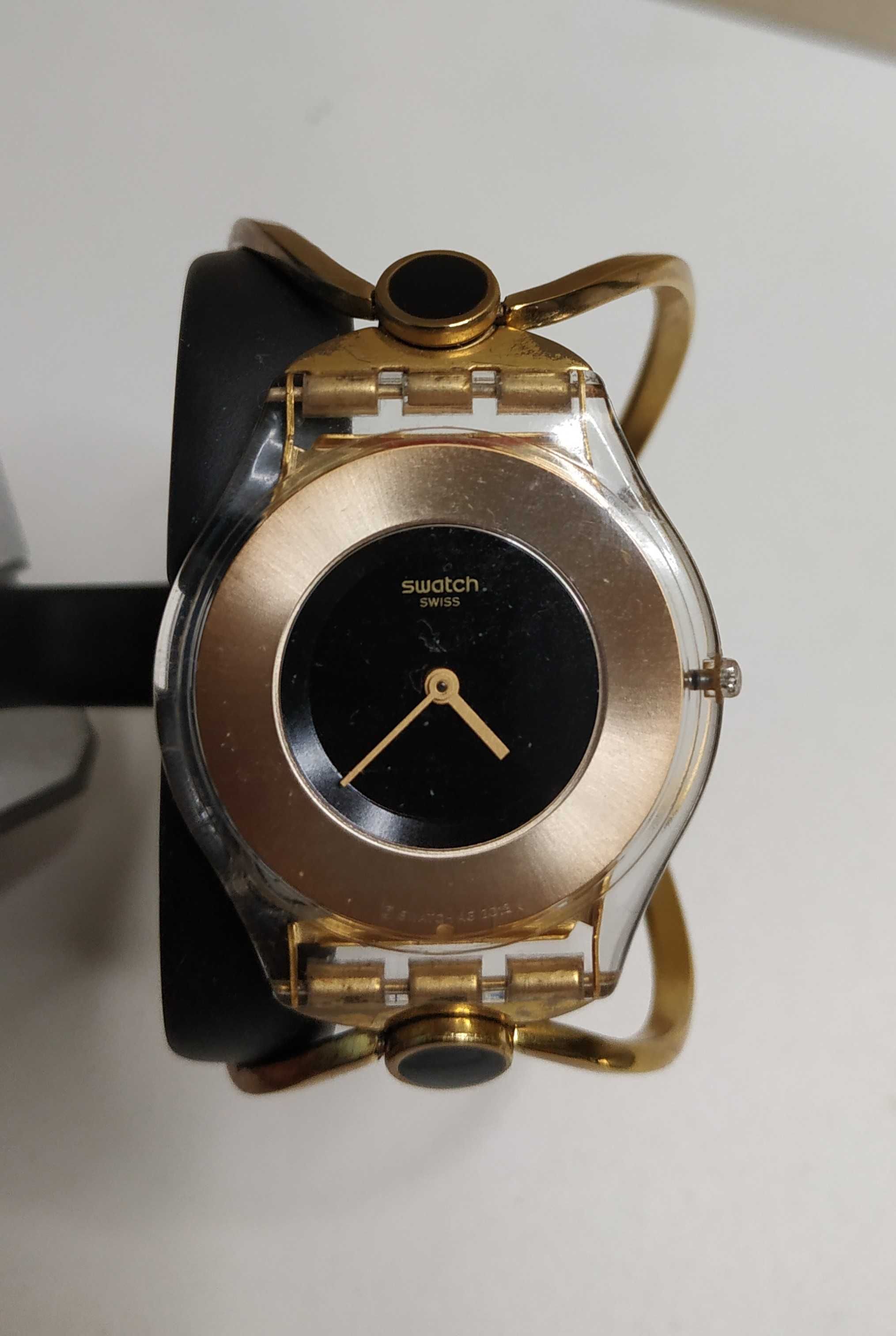 Женские часы Swatch Abbracciami SFK380HB