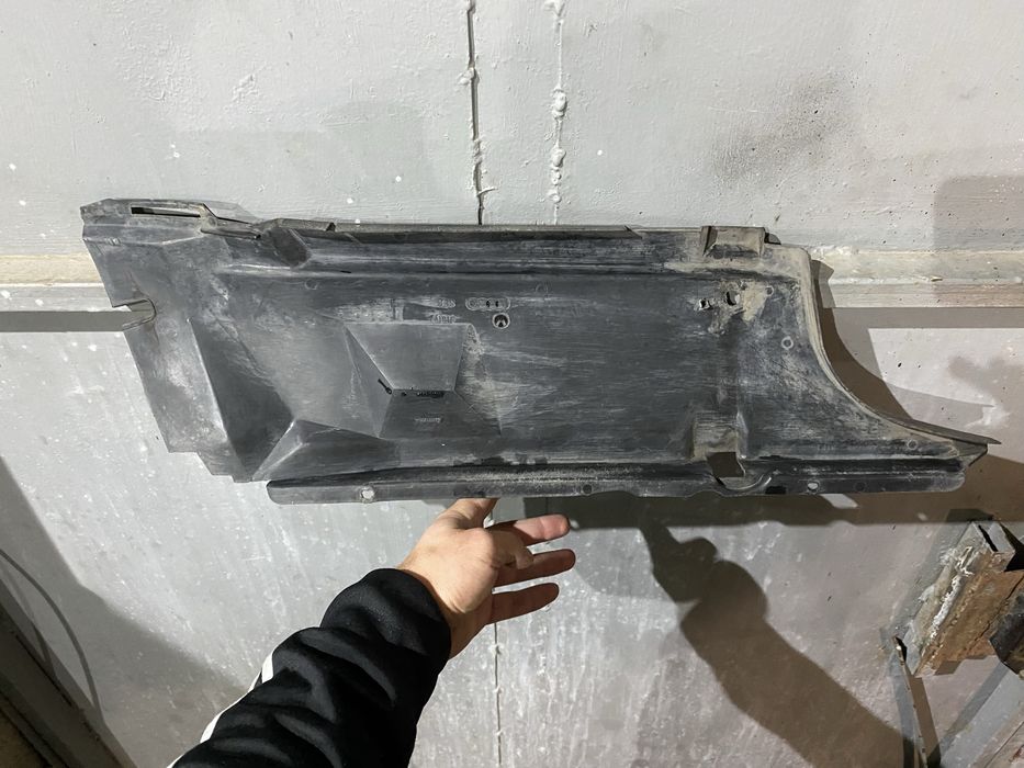 Кожух радіатора Ауді 100 с3, с4